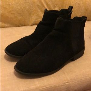 Chelsea boots